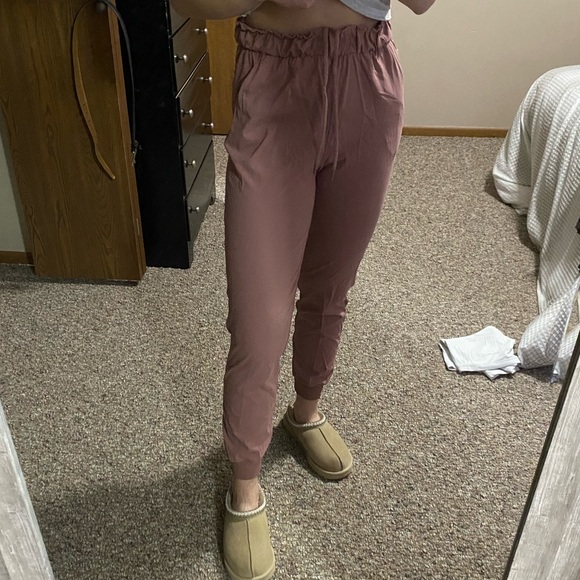 Lululemon stretch HR Jogger - Picture 1 of 7